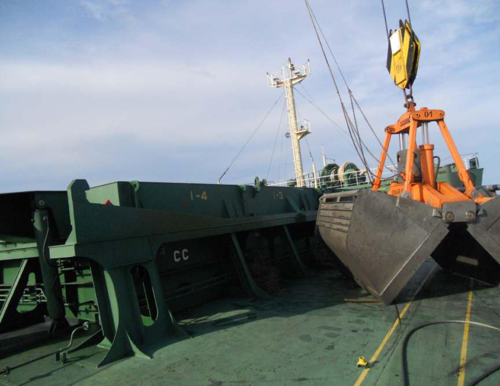 Koordinasi Armada Darat dan Tongkang untuk Rantai Pasok